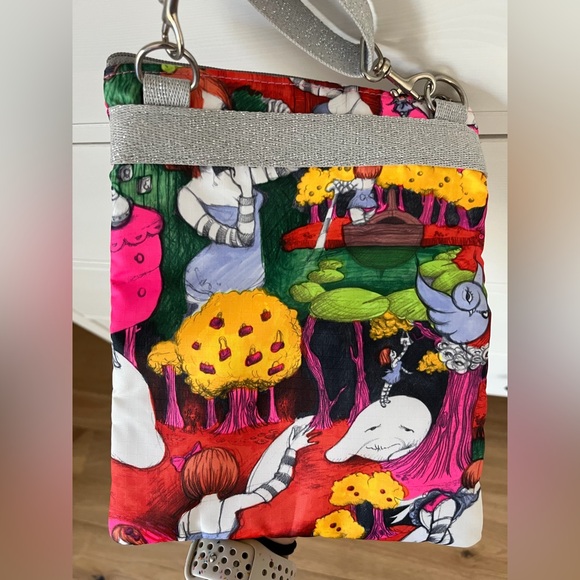 Vtg Y2K LeSportsac Artist Edition Fafi bag purse silver pink Alice in Wonderland - Picture 6 of 8